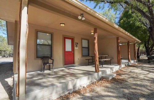 Sabinal Cabina | Frio Country Resort - Within walking distance to the Frio River!