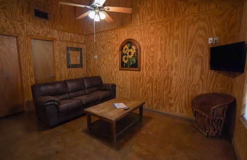 Sabinal Cabina | Frio Country Resort - Within walking distance to the Frio River!