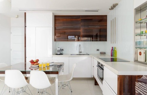 Tel Aviv City Center Apartamento | Frishman 3BR Penthouse w Jacuzzi by HolyGuest