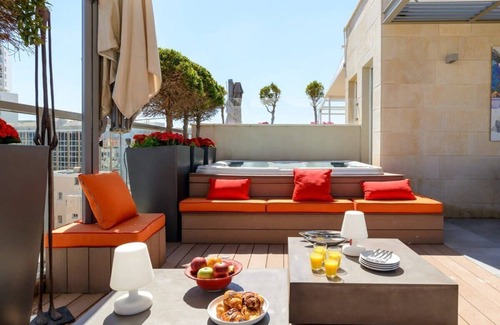 Tel Aviv City Center Apartamento | Frishman 3BR Penthouse w Jacuzzi by HolyGuest