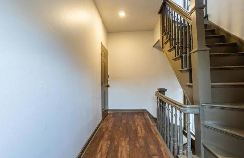 Hartford Apartamento | Frog Hollow Red Door Haven