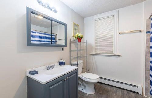 Hartford Apartamento | Frog Hollow Red Door Haven