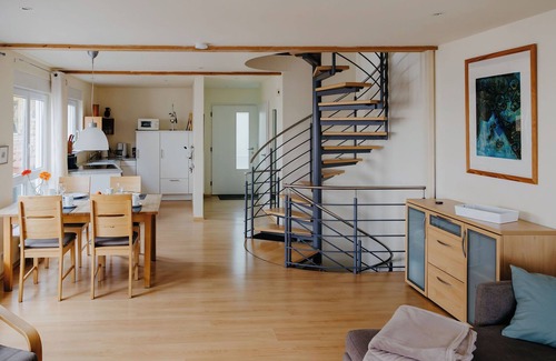 Unteruhldingen Casa | From birdsong in the morning to Lake Constance wine in the evening sun, experience Si