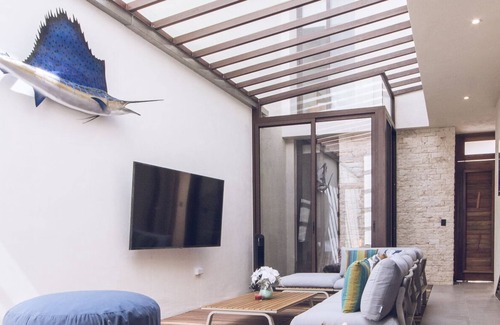 Miramar Casa | Front Beach House For Families