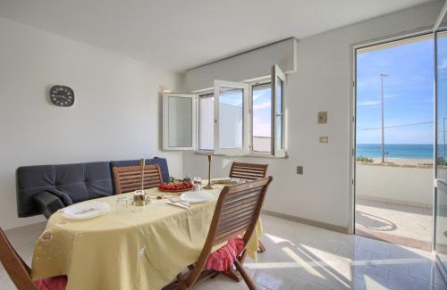 Torre Mozza Apartamento | Front Beach Torre Mozza by LoveSud