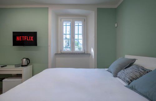 Olginate Apartamento | Front Lake Como - 3 Bedrms with AC, Free Parking and Wifi