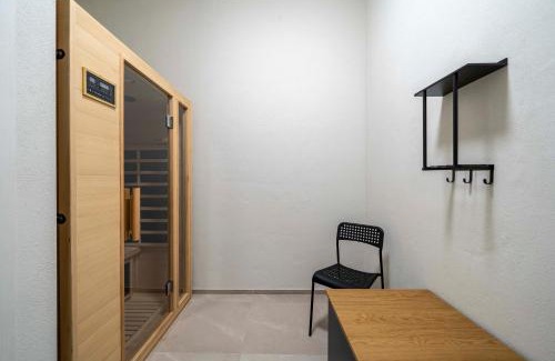 Olginate Apartamento | Front Lake Como - 3 Bedrms with AC, Free Parking and Wifi