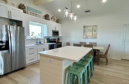 Galveston Casa | FRONT/ONLY ROW!!! TWO BEACH FRONT BEDROOMS WITH DIRECT ACCESS TO THE DECK!!!