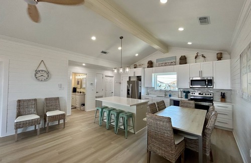 Galveston Casa | FRONT/ONLY ROW!!! TWO BEACH FRONT BEDROOMS WITH DIRECT ACCESS TO THE DECK!!!