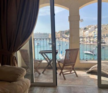 Kalkara Cama Y Desayuno | Front Row Malta - Rooftop Terrace & Sea Views of Valletta & Grand Harbour