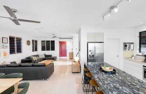 Trinity Beach Casa | Front Row to Paradise