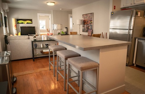 Provincetown Condominio | ¡Primera fila! West End. Ahora 2 baños nuevos! Lancha de barco / Mejillón de playa Gimnasio / Capacidad 6!