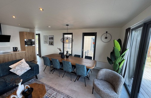 Enkhuizen Casa | Front row - with fence - Premium BeachHouse Deck Eight