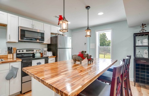 Front Royal Apartamento | Front Royal Studio w/ Mtn Views & Brick Oven