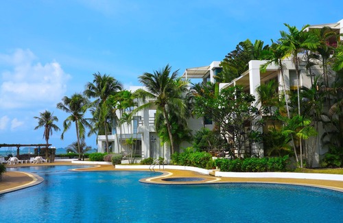 Chakphong Casa | Front Samet Beach House with Swimming Pool