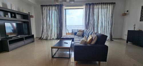 Tower Road Apartamento | Front Sea ViewSpacious 3-Bedroom Apartment Sliema S3