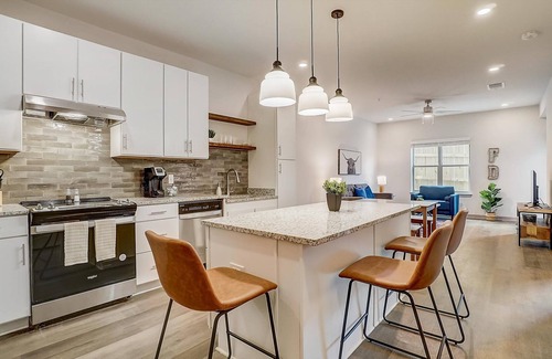 Forest Park Apartamento | Frontdesk | 1 BR Apt close to Legion Field Stadium