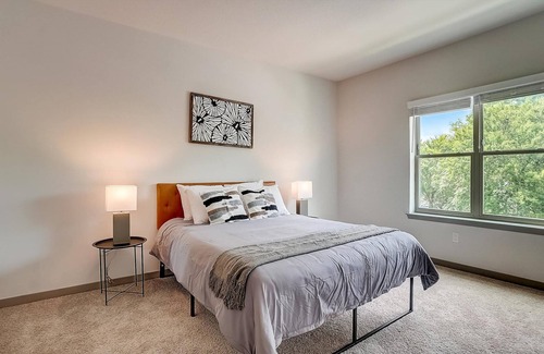 Forest Park Apartamento | Frontdesk | 1 BR Apt near Avondale Park