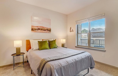 Forest Park Apartamento | Frontdesk | 1 BR Apt near Botanical Gardens