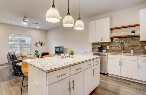 Forest Park Apartamento | Frontdesk | 1 BR Apt near Botanical Gardens