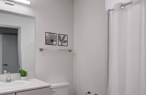 Downtown Lincoln Apartamento | Frontdesk | 2 BR Apt by Lincoln Children's Museum