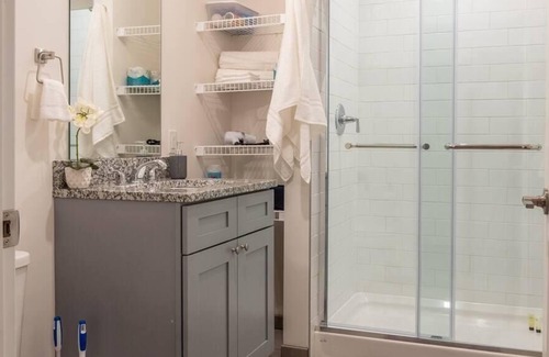 Cultural District Apartamento | Frontdesk | Bright 1 BR Apt in Cultural District