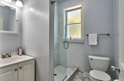 Wrightwood Neighbors Apartamento | FRONTDESK Bright Open 3 BR Apt in West DePaul
