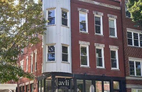 Wrightwood Neighbors Apartamento | FRONTDESK Bright Open 3 BR Apt in West DePaul
