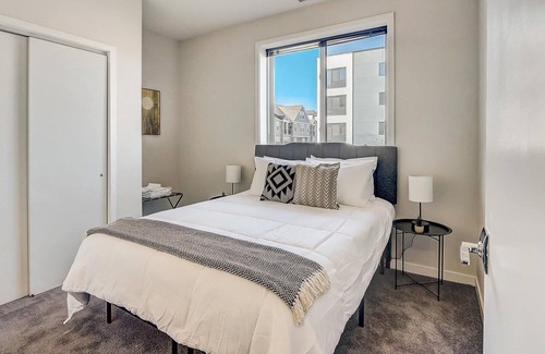Brewerytown Apartamento | Frontdesk | Convenient 2BR Brewerytown Apt