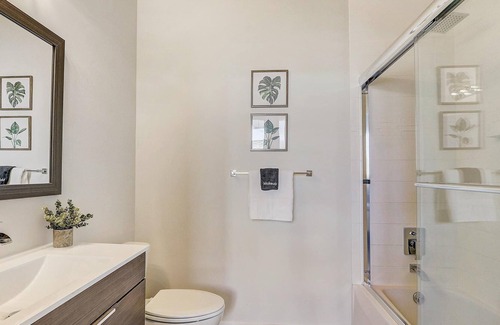 Brewerytown Apartamento | Frontdesk | Convenient 2BR Brewerytown Apt