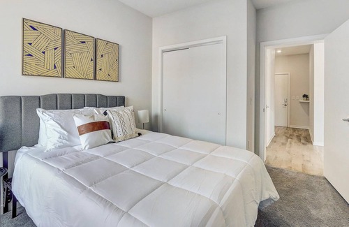Brewerytown Apartamento | Frontdesk | Convenient 2BR Brewerytown Apt