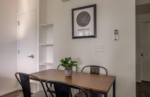 Hillsboro West End Apartamento | FRONTDESK Fairfax Flats West End Nashville