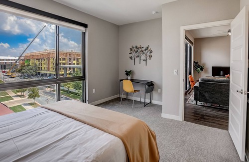 Highland Apartamento | FRONTDESK Five Two At Highland Apts Downtown Austin