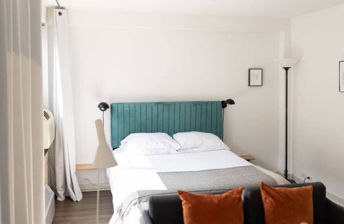 Indian Village Apartamento | Frontdesk | Modern Studio Apt in East Hyde Park