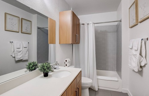 West Campus Apartamento | FRONTDESK Pointe on Rio Apts West Campus Austin