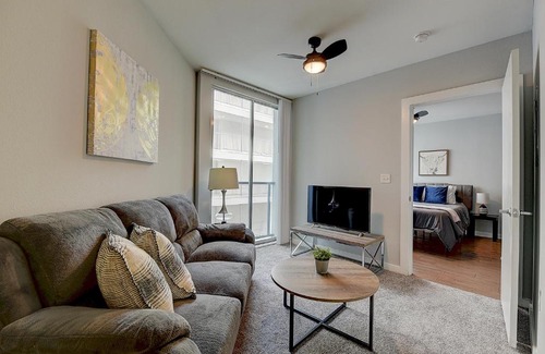 West Campus Apartamento | FRONTDESK Pointe on Rio Apts West Campus Austin