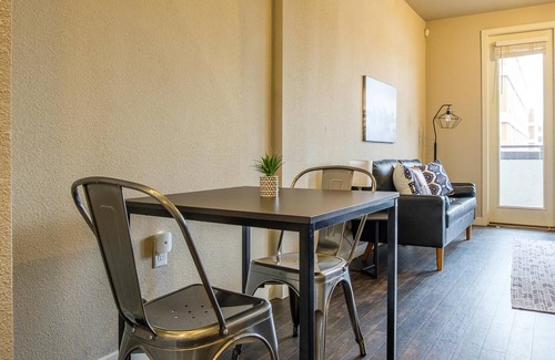 Fort Worth Cultural District Apartamento | Frontdesk | Upscale 1BR Apt Close to UNT