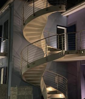 Marina Apartamento | Fronte mare alba chiara - Houses & Flats