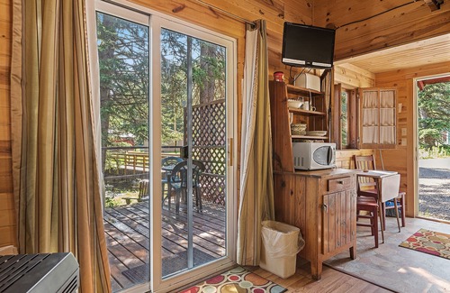 Cheyenne Crossing Cabina | Frontier cabina con Jacuzzi en Spearfish Creek