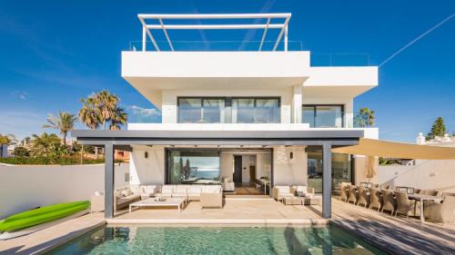 Urbanizacion Costabella Apartamento | Frontline 6 BDRM Luxury Villa w Beach Access