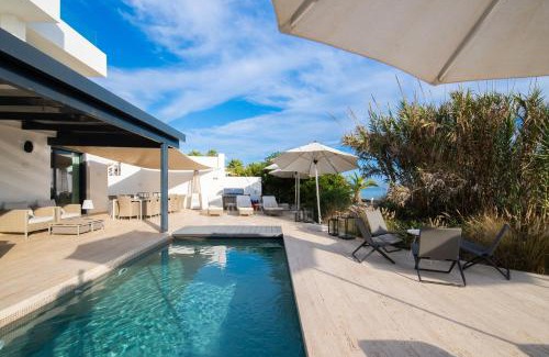 Urbanizacion Costabella Apartamento | Frontline 6 BDRM Luxury Villa w Beach Access