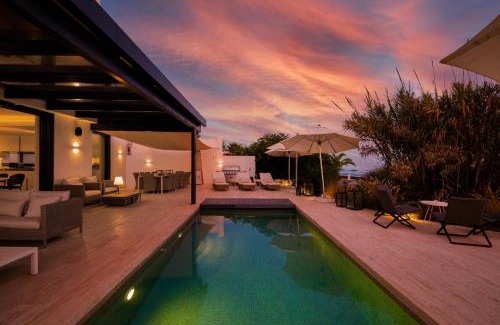 Urbanizacion Costabella Apartamento | Frontline 6 BDRM Luxury Villa w Beach Access