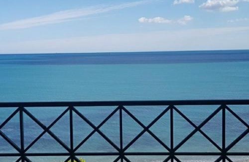 Bahia de Casares Apartamento | Frontline Beach Apartment, La Perla de la Bahia, Bahia de Casares - Estepona