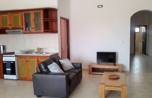 Santa Maria Apartamento | Frontline, frente a la playa, Huge 2 Bedrooom, Lujo Apartamento Planta Baja