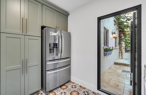 Indian Beach Sapphire Shores Casa | Fruit and Botanical Garden Estate 2 miles to downtown EV
