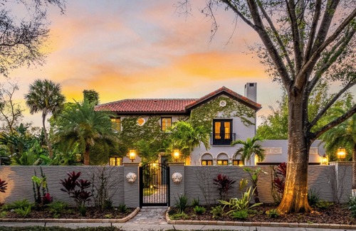 Indian Beach Sapphire Shores Casa | Fruit and Botanical Garden Estate 2 miles to downtown EV