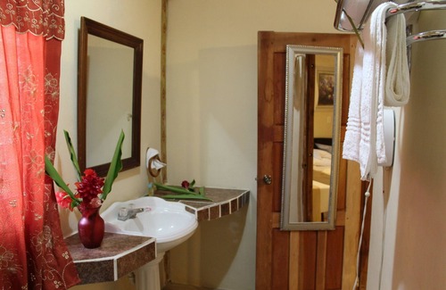 Armenia Casa | Fruitful Escapes: A boutique Ranch in Belize