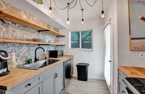Lake Ridge Apartamento | Ft. Lauderdale Beach Artistic Oasis w/ BBQ