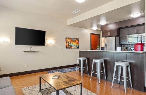 Fort Worth Apartamento | Fort Worth Quiet Loft - ¡Camina hasta Magnolia Ave!