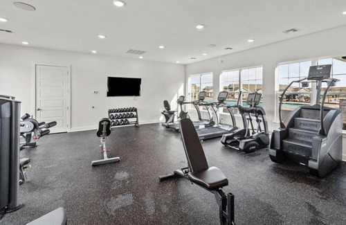 Fort Worth Apartamento | FtWorth NR DFW airport Wifi gym pool 1/1 Garage